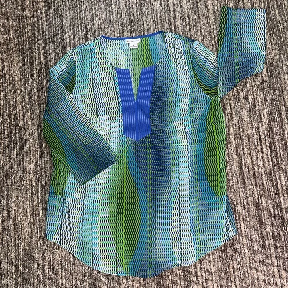 Liz Claiborne Women’s Size Medium Tunic Top Blue Green Wavy Striped Blouse